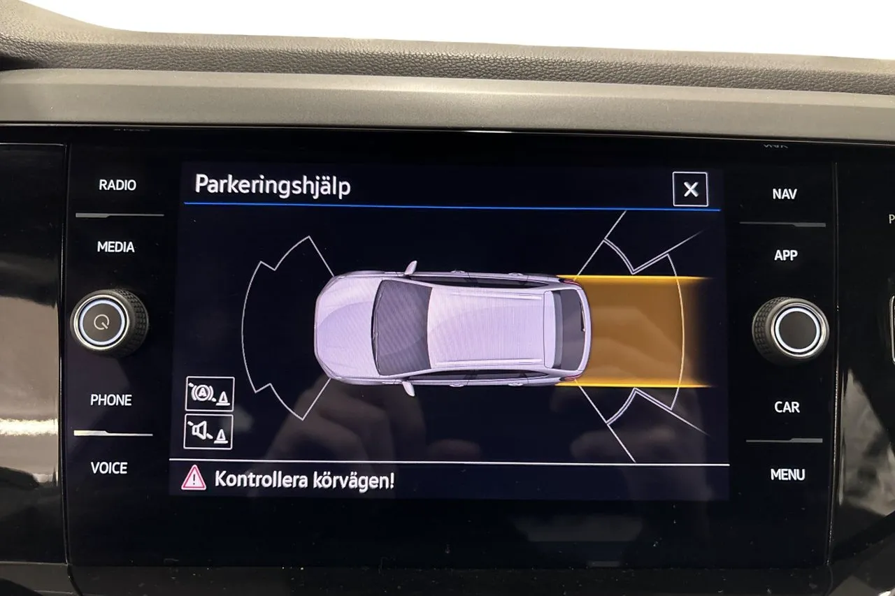 Vehicle image 21