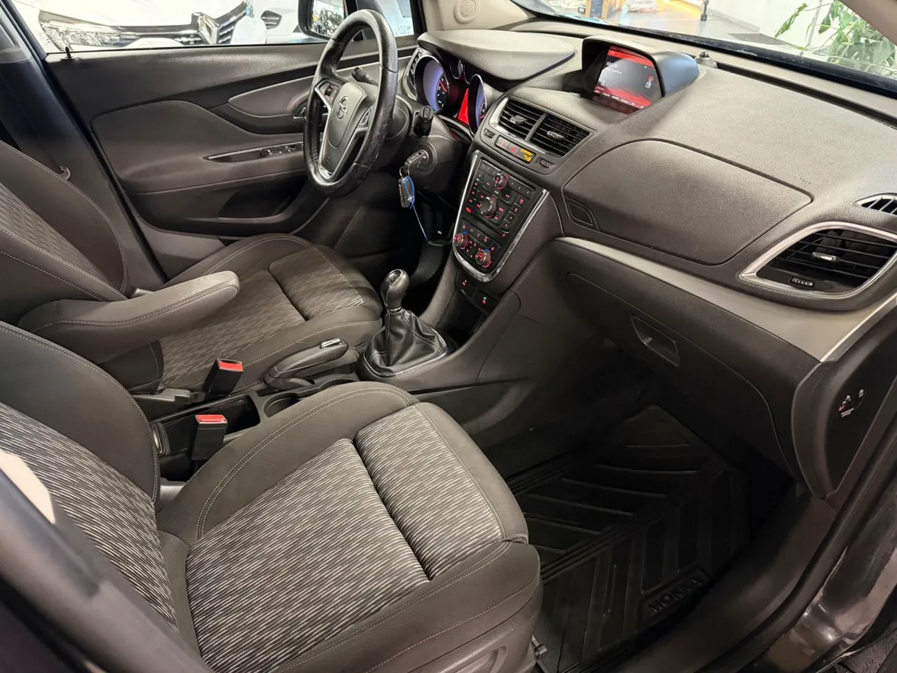 Vehicle image 6