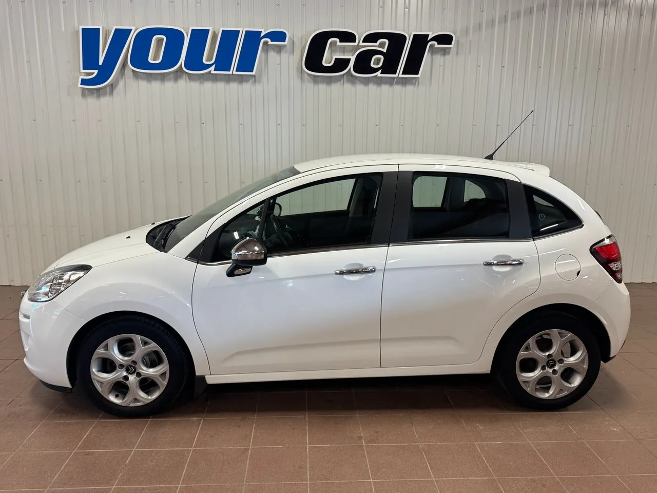 Vehicle image 1