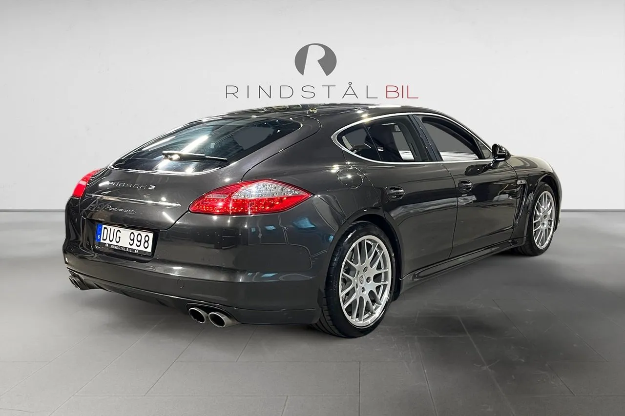 Vehicle image 6