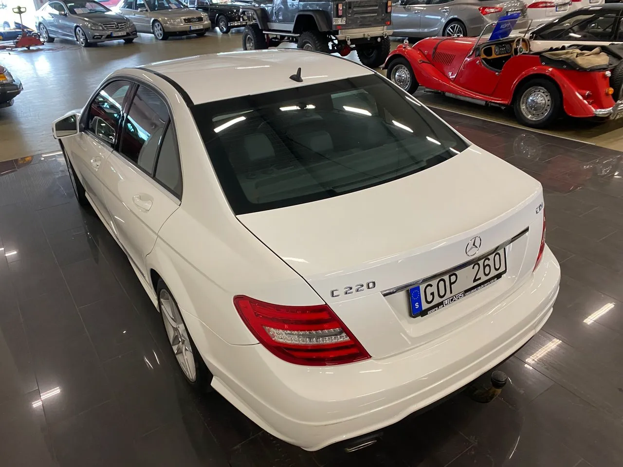 Vehicle image 10