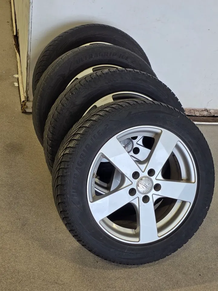 Vehicle image 23