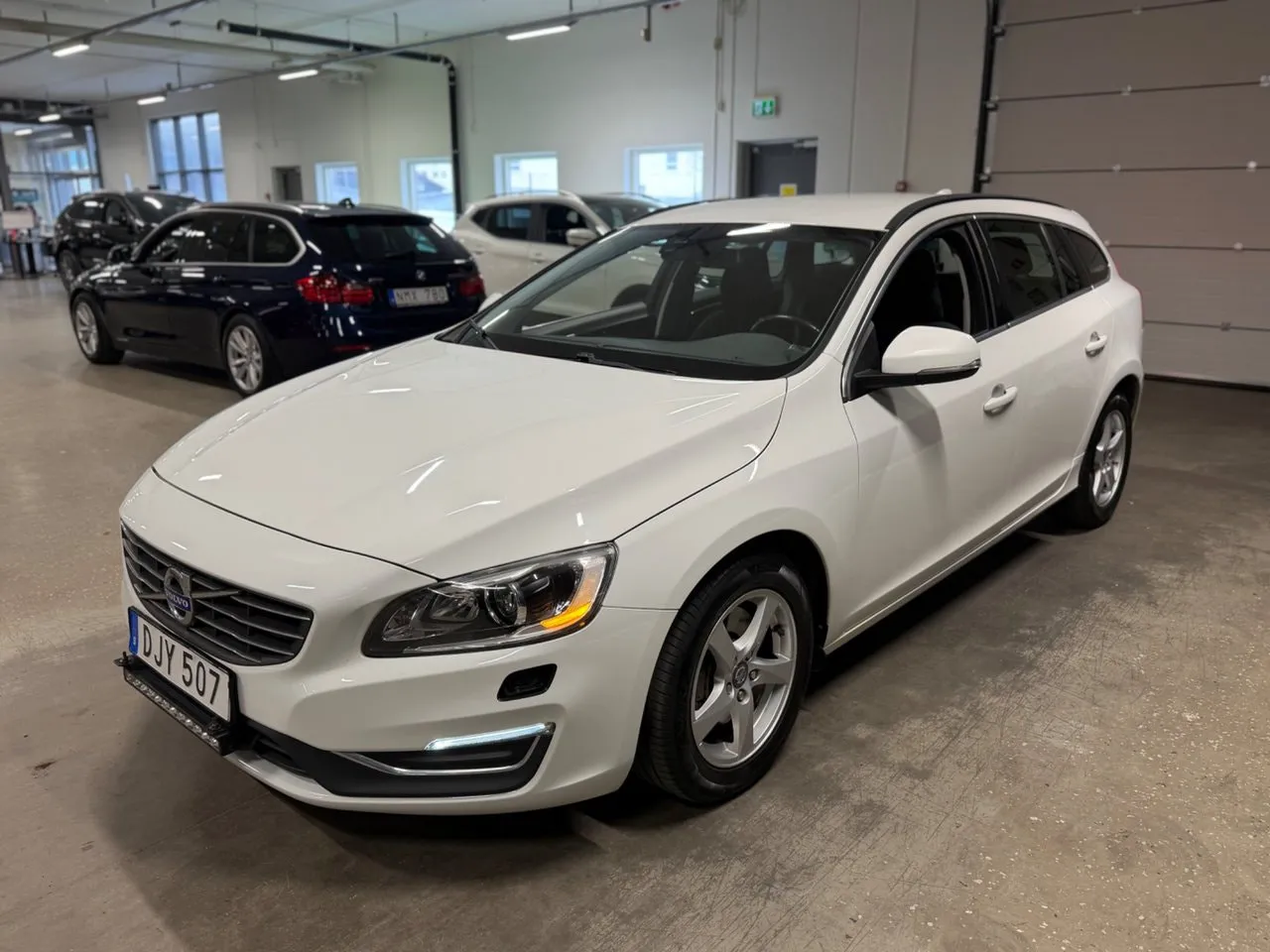 Vehicle image 6