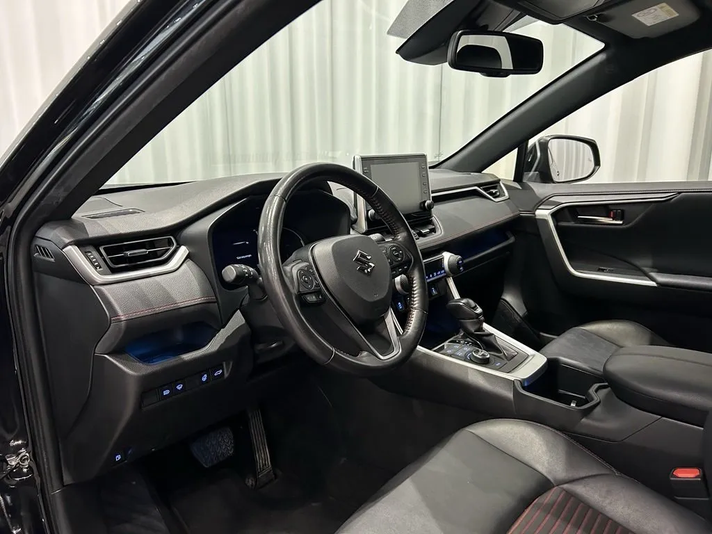 Vehicle image 9