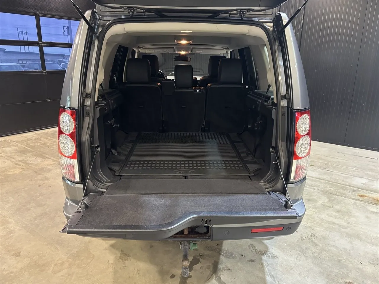 Vehicle image 23