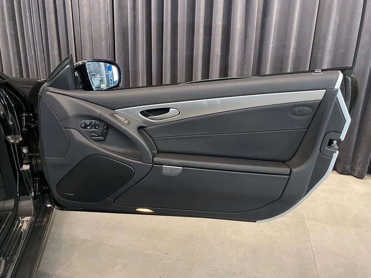 Vehicle image 28