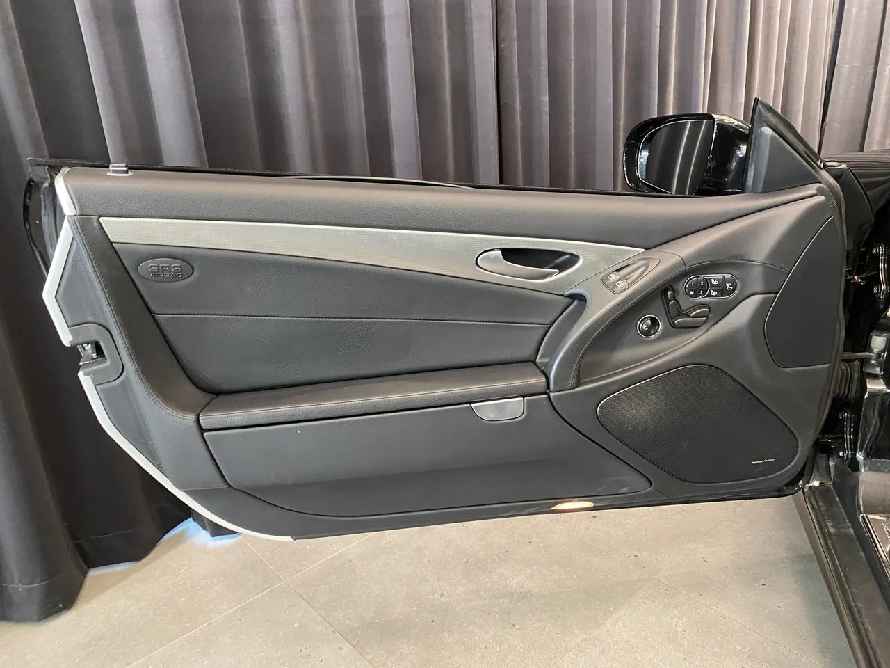 Vehicle image 24
