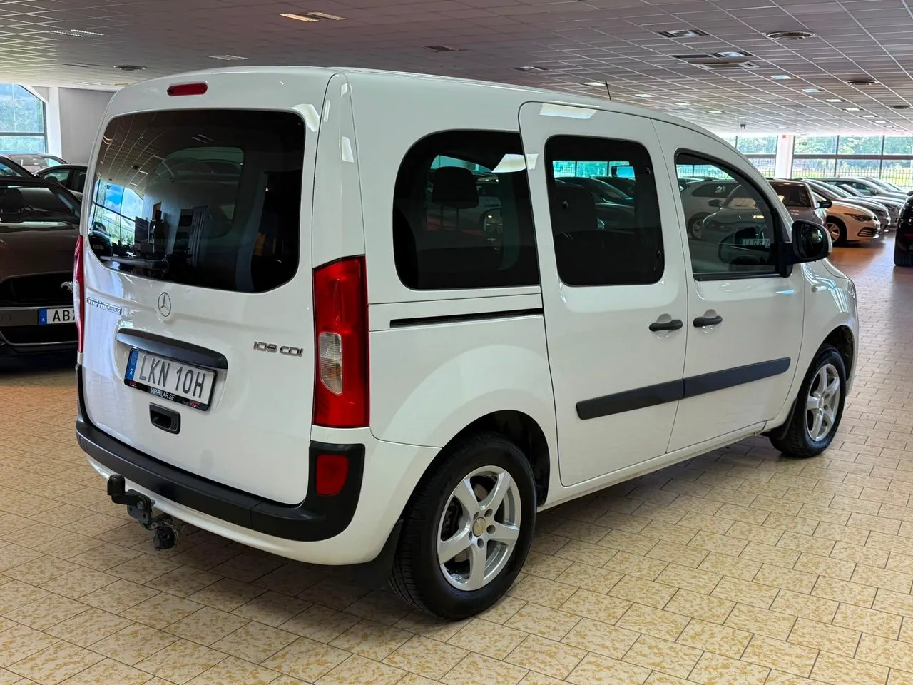 Vehicle image 6