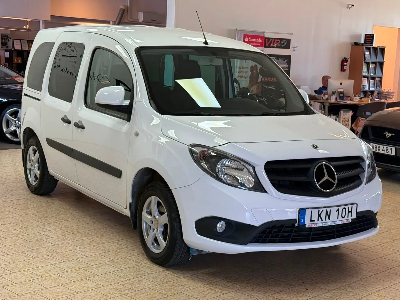 Vehicle image 8
