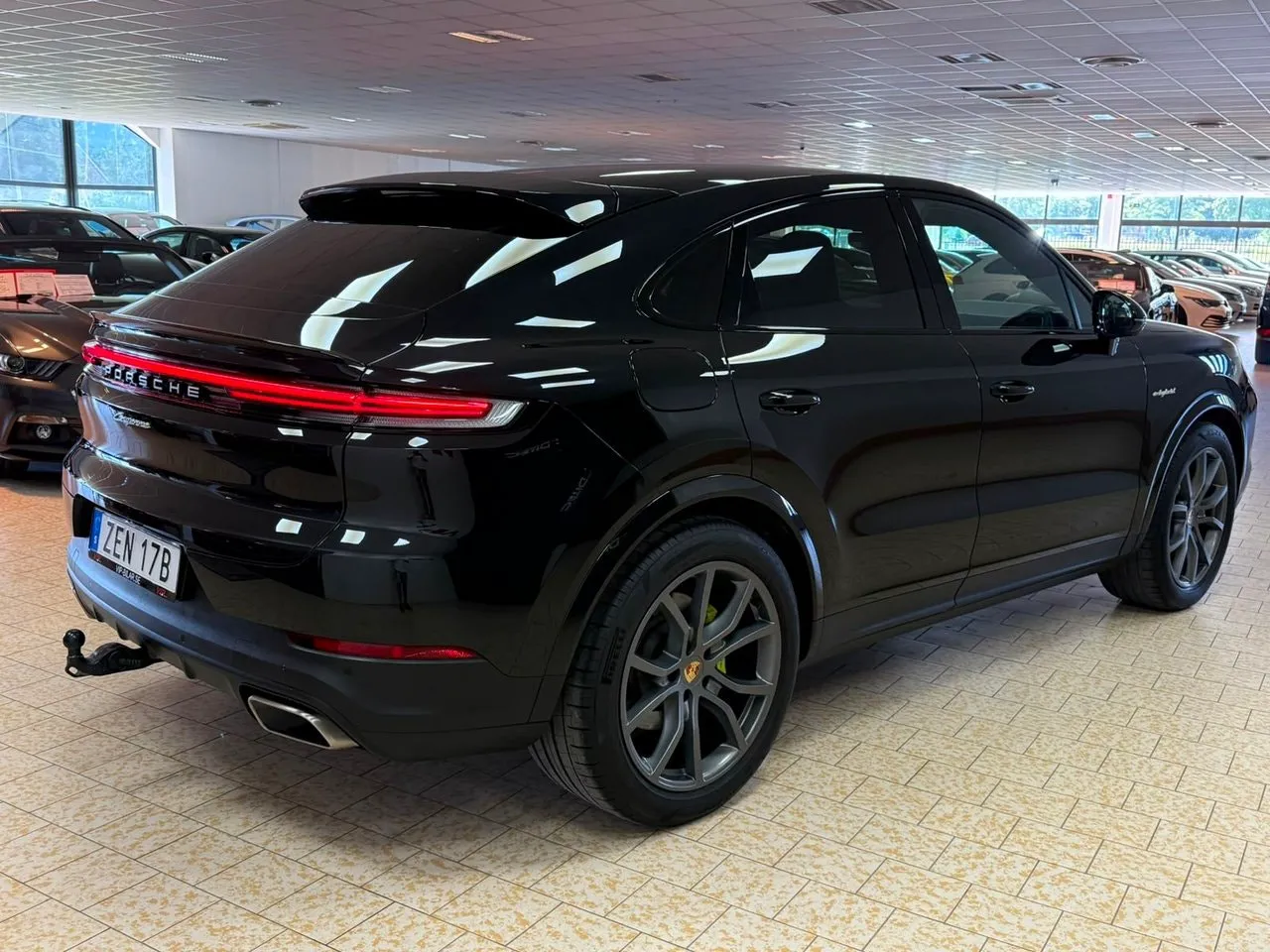 Vehicle image 6