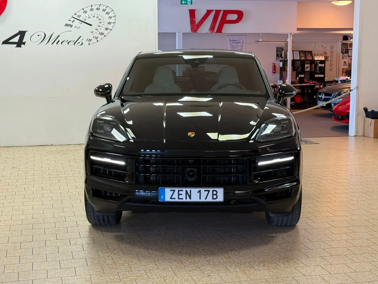 Vehicle image 9