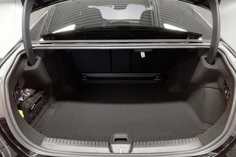 Mercedes E300 bild 12