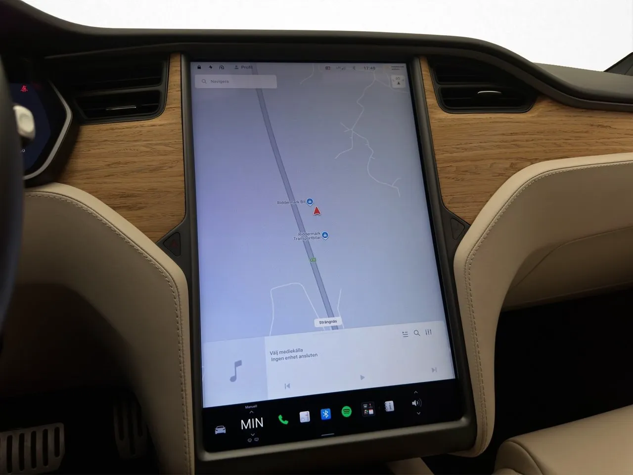 Vehicle image 21