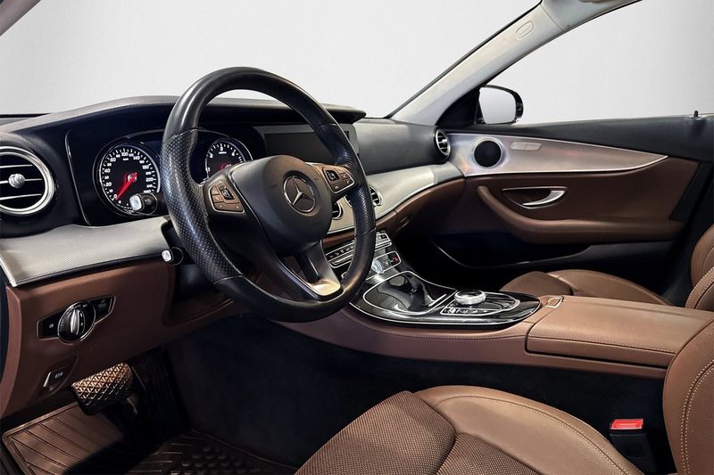 Mercedes E220 bild 8