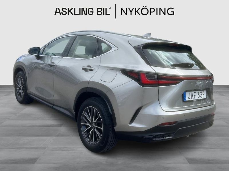 Lexus NX bild 2