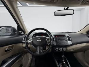 Mitsubishi Outlander bild 11