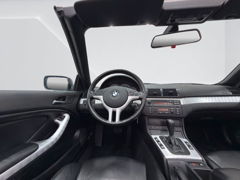BMW 330 bild 11