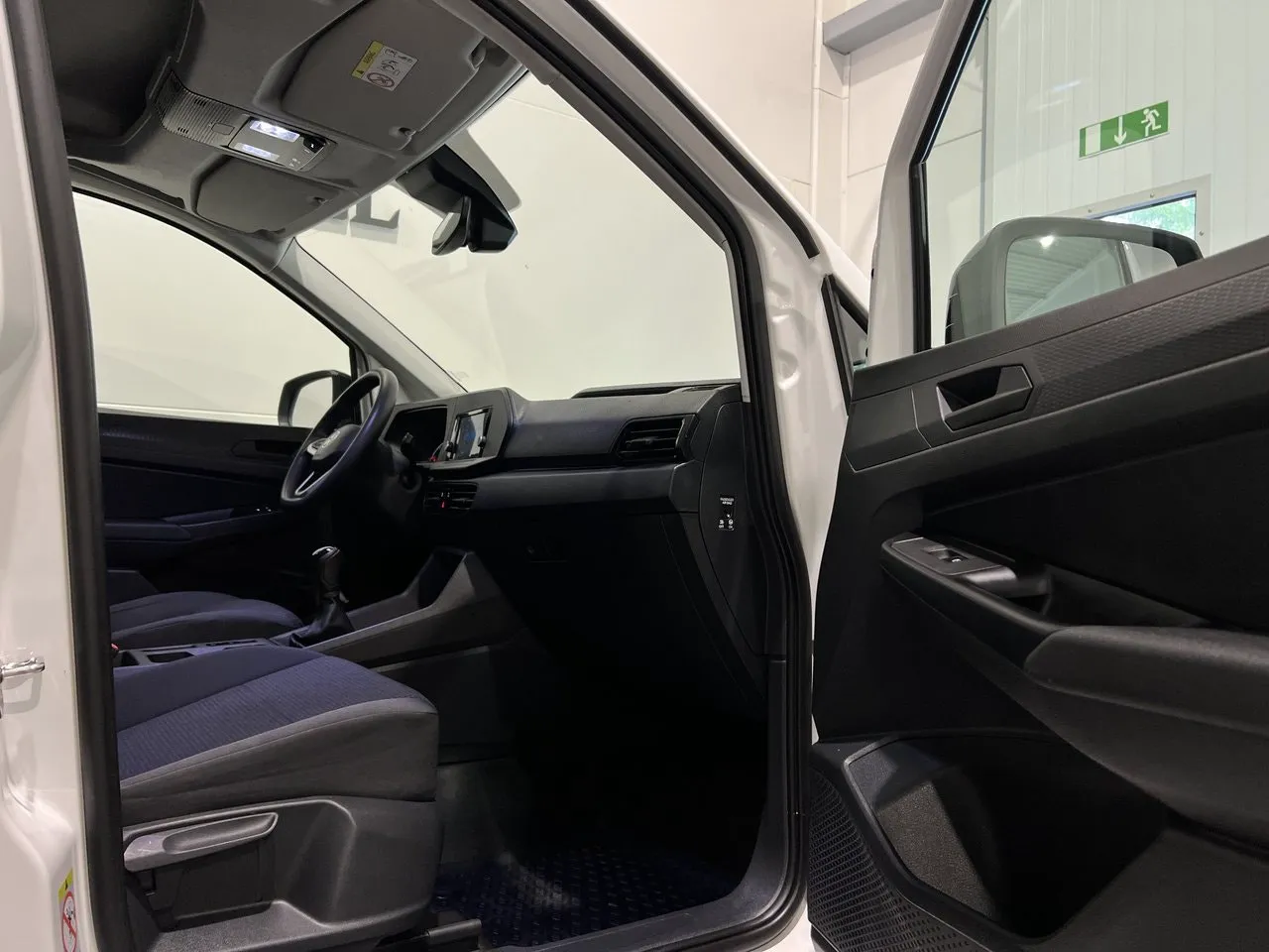 Vehicle image 18