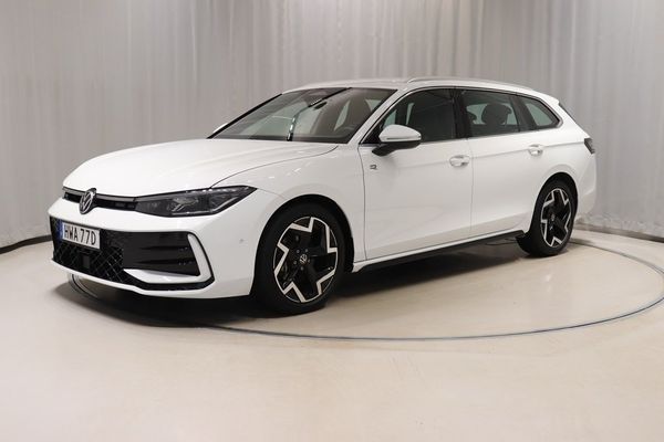 Volkswagen Passat 1.5 eTSI Aut 150hk R-Line Drag Värmare Kamera - 2025