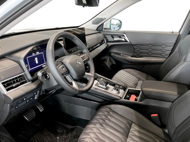 Mitsubishi Outlander bild 3