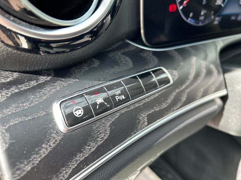 Mercedes E220 bild 12