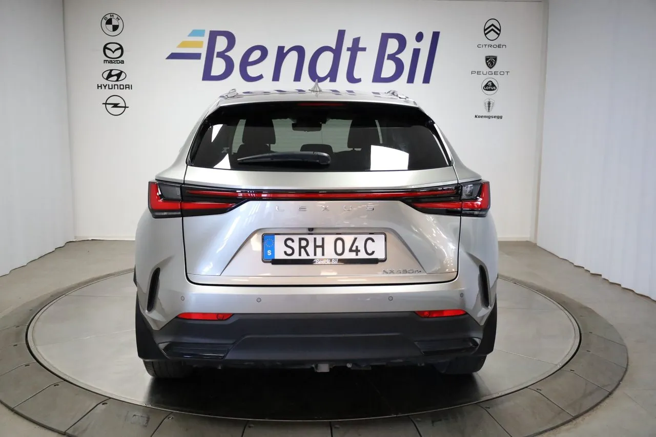 Vehicle image 7