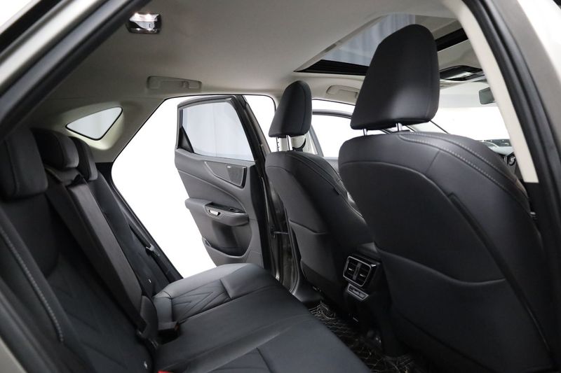 Lexus NX bild 16