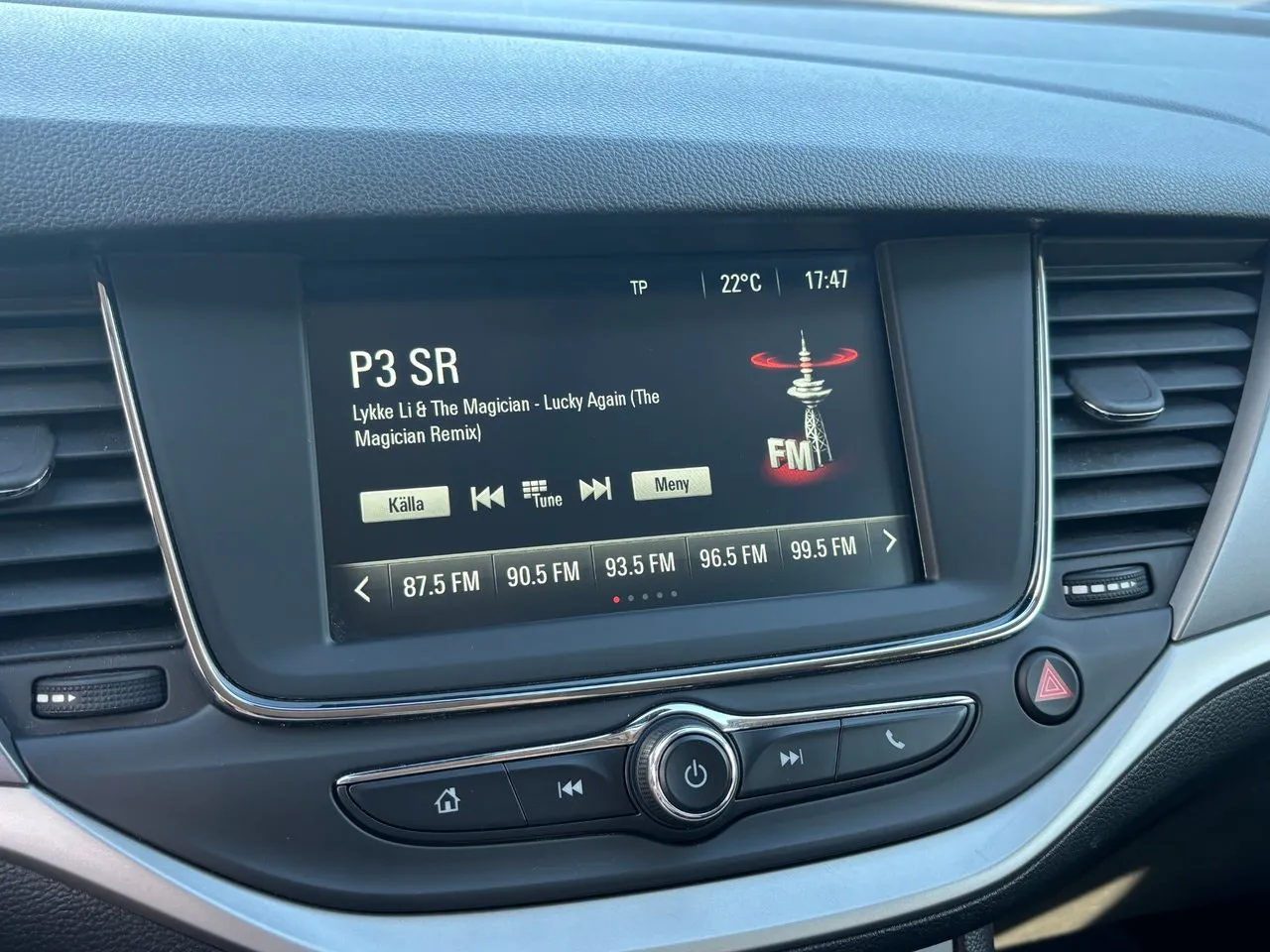 Vehicle image 18
