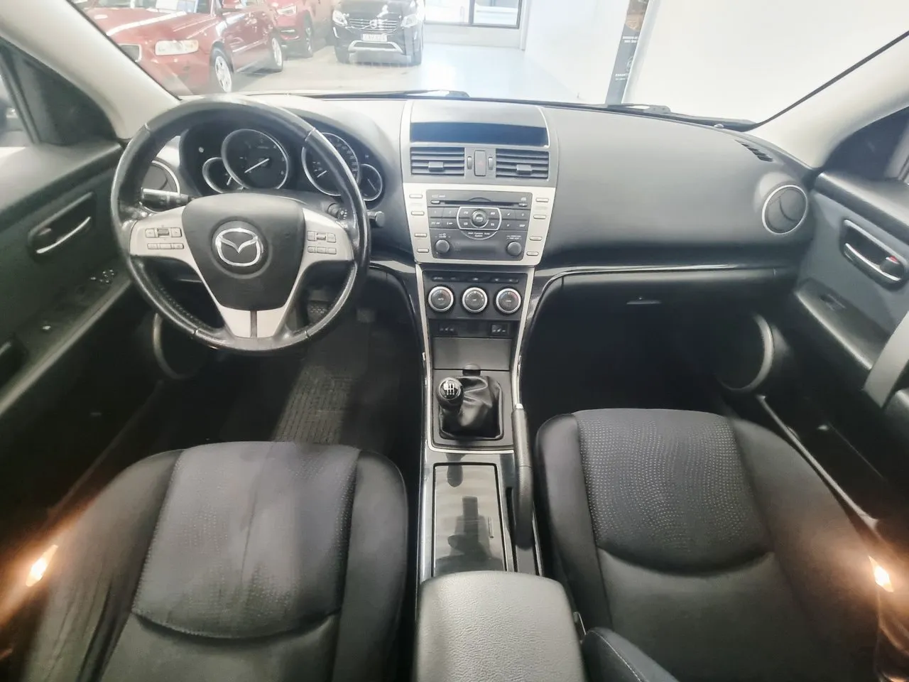Vehicle image 10