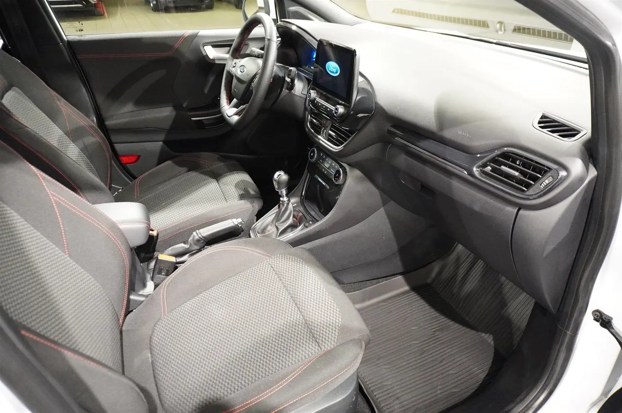 Vehicle image 8