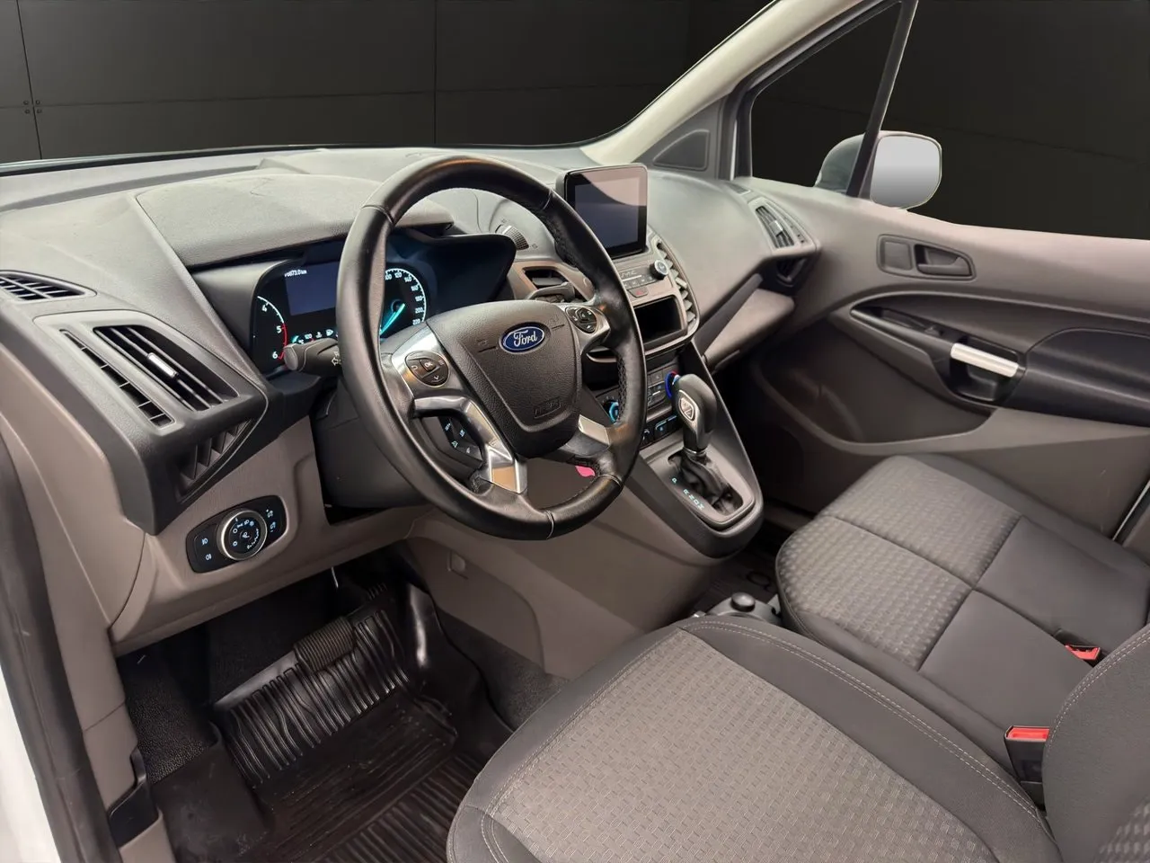 Vehicle image 18