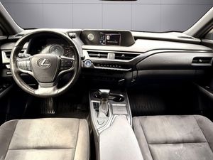 Lexus UX bild 9