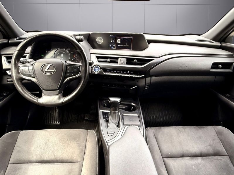 Lexus UX bild 9