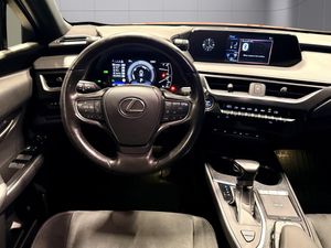 Lexus UX bild 10
