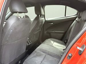 Lexus UX bild 20