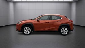 Lexus UX bild 2
