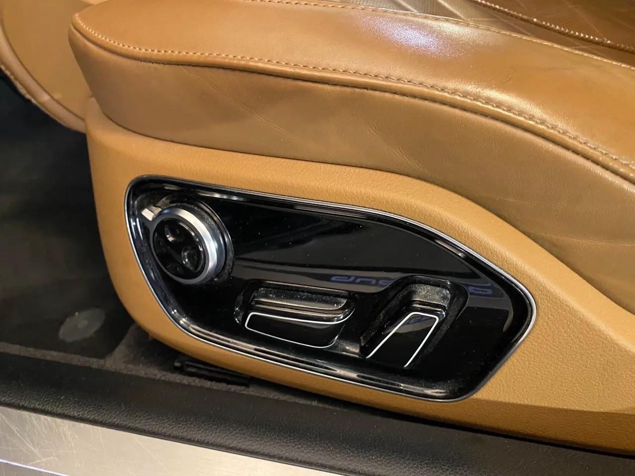 Vehicle image 36