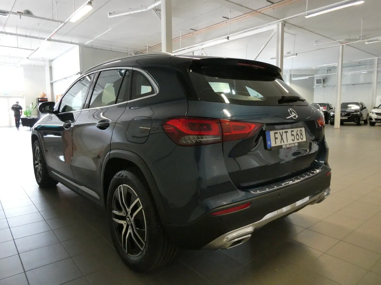 Vehicle image 9