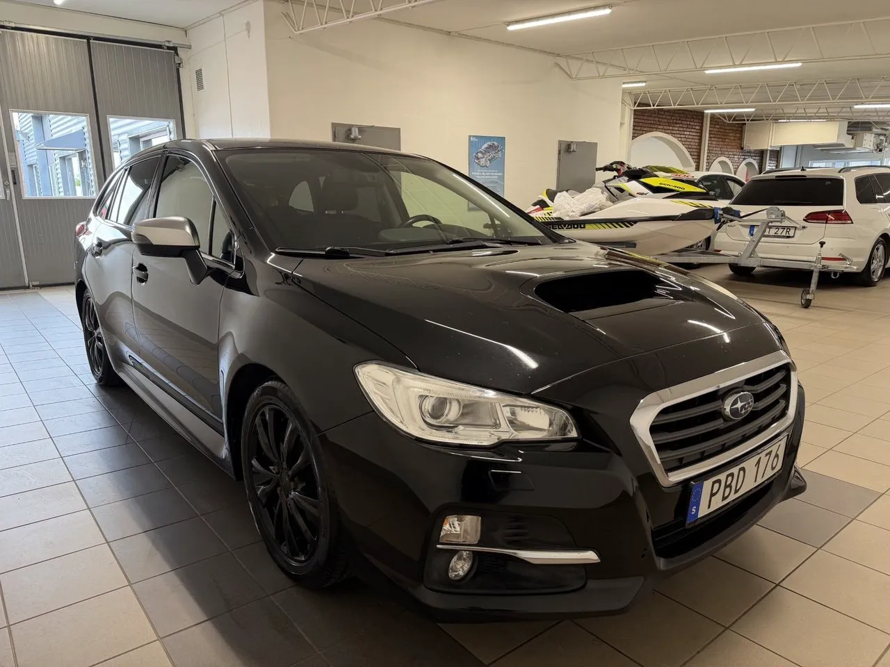 Vehicle image 5
