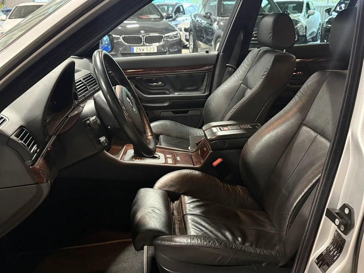 Vehicle image 6