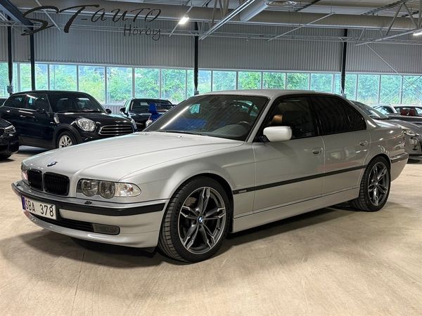 BMW 740 i Aut M Sport Svensksåld 286hk - 2001