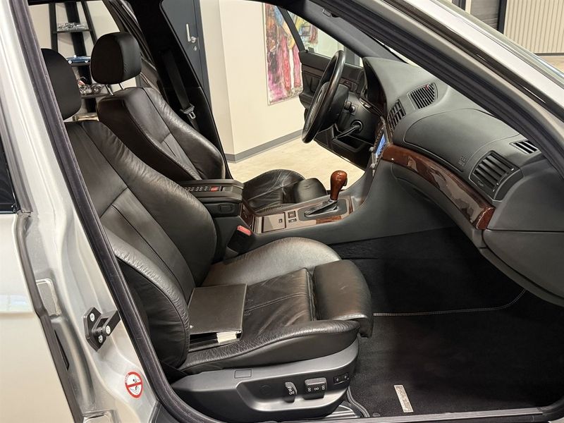 BMW 740 bild 9