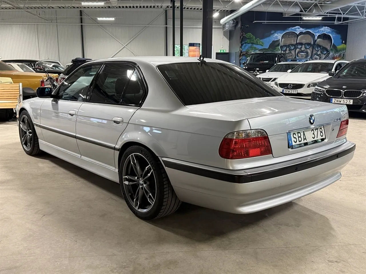 Vehicle image 4