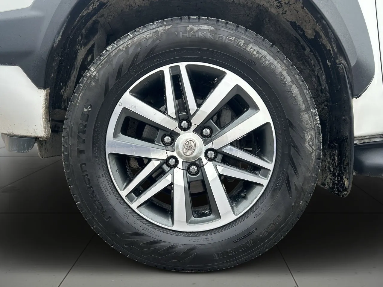Vehicle image 13