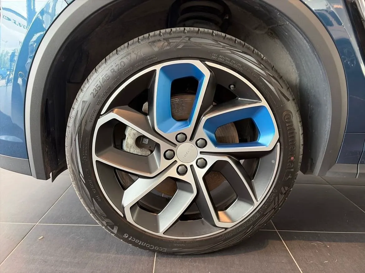 Vehicle image 20