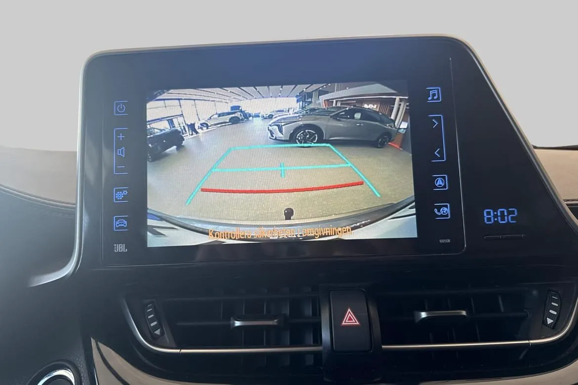 Vehicle image 16