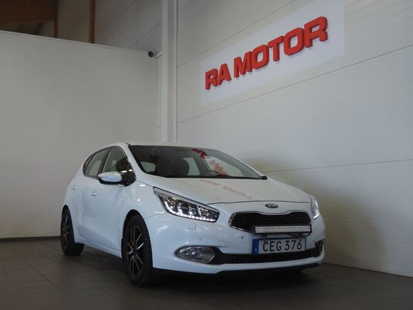 Kia Cee´d cee'd 1.6 CRDi EX Comfort Motorvärmare P-Sensorer - 2015