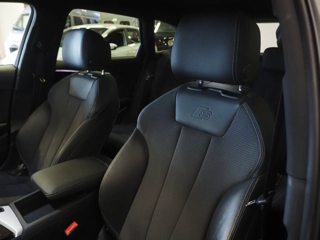 Vehicle image 13