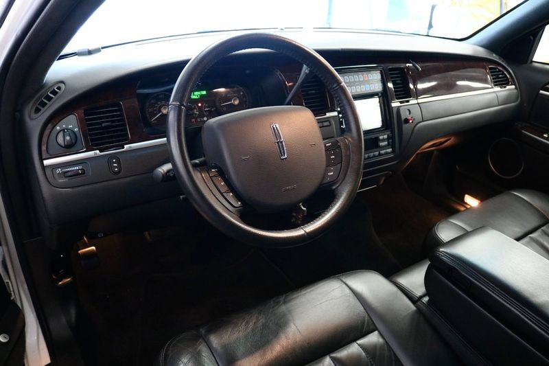 Lincoln Town Car bild 9