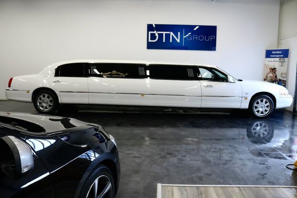 Lincoln Town Car Stretch 4.6 V8 SOHC/LIMOUSINE/VÄSKÖTT/FULLSERVAD/MOMS - 2008